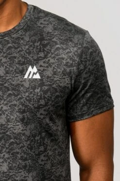 Alto Printed T-Shirt - Jet Grey/Black -Montirex Sale Store ALTO PRINTED TEE BLACK JET GREY logo detail