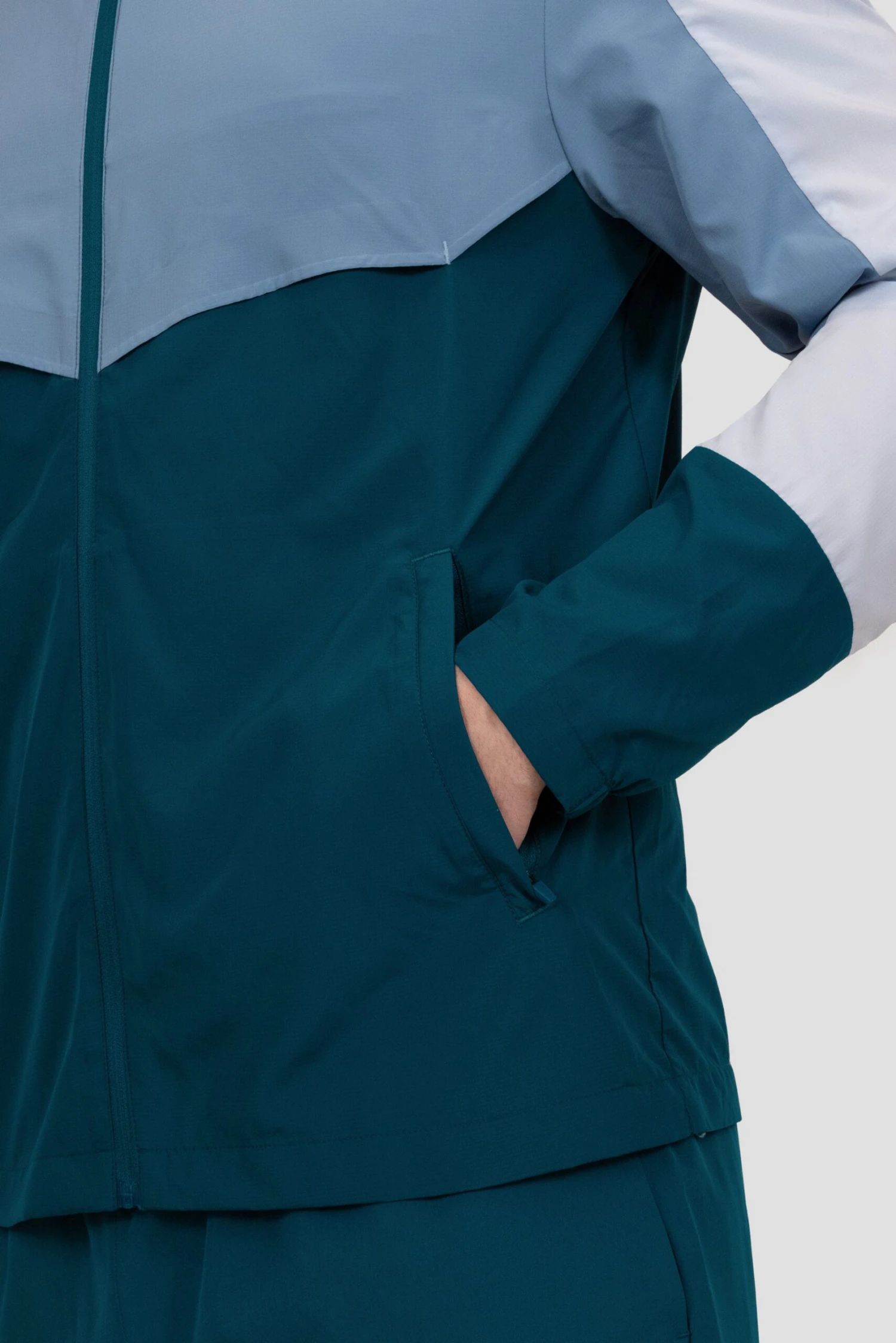 Breeze 2.0 Windbreaker - Summer Mist/Slate Blue/Abyssal 6 Breeze 2.0 Windbreaker - Summer Mist/Slate Blue/Abyssal - Image 6